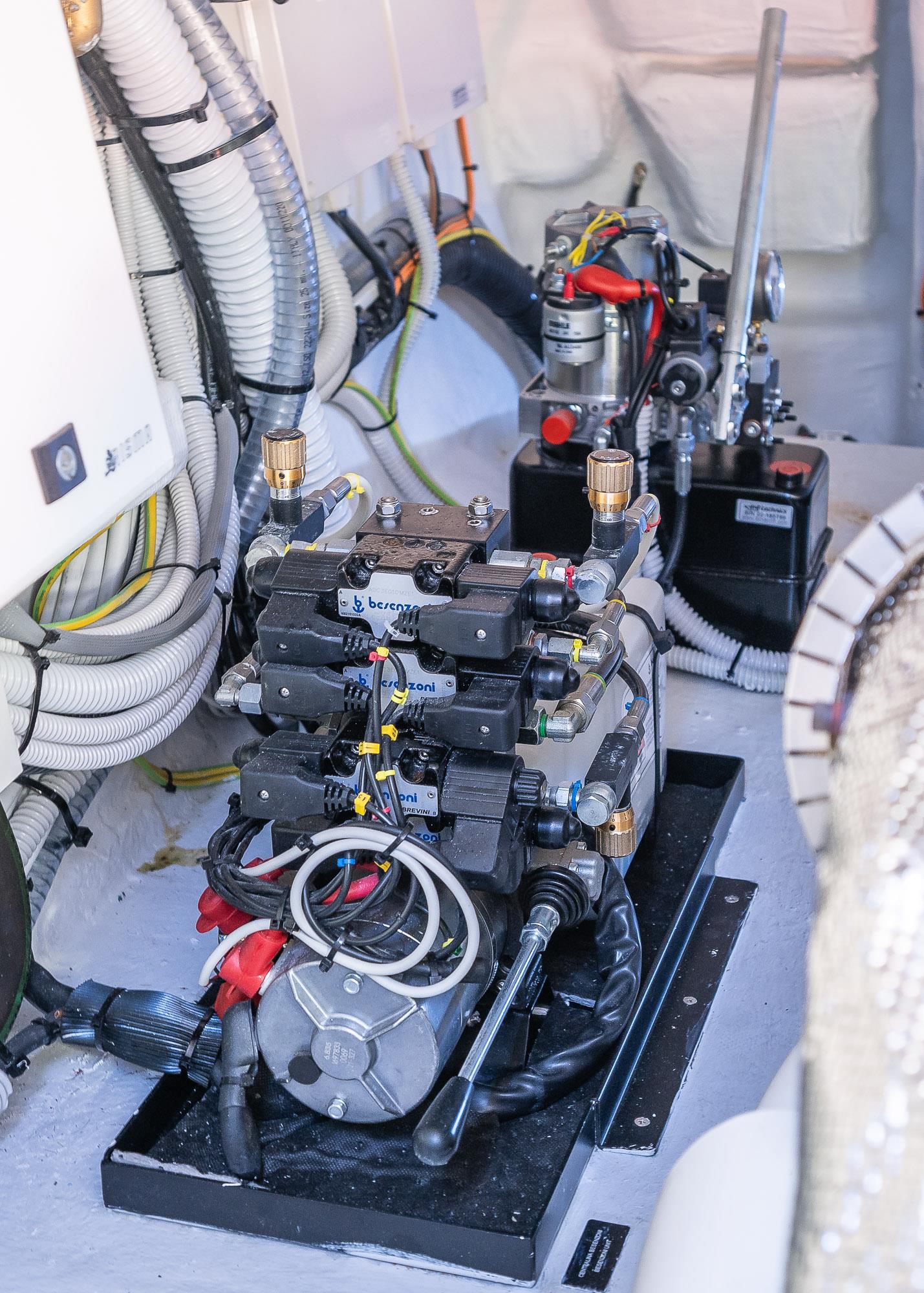 2023 PERSHING 5X IPS 